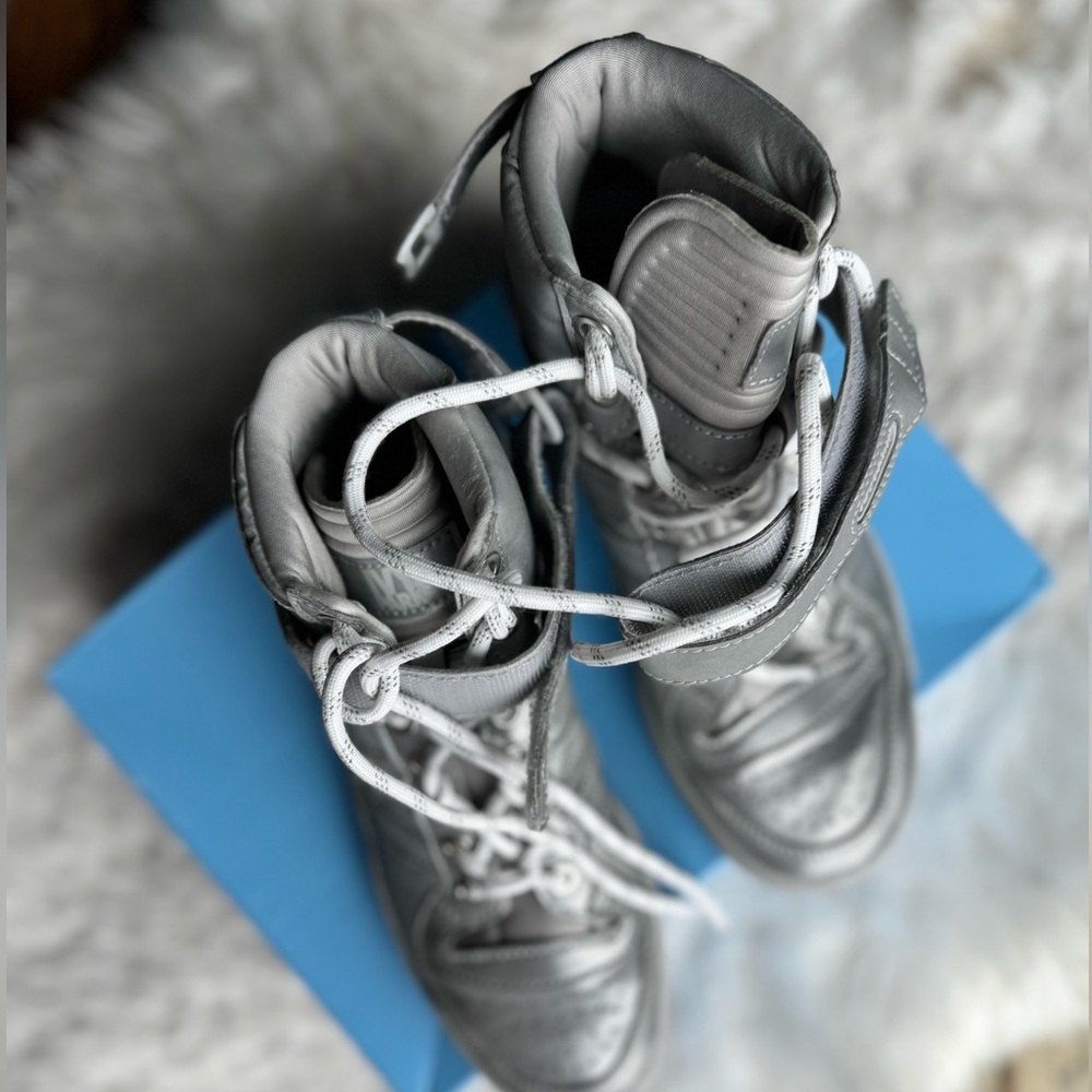Ivy Park x Adidas Forum Mid ‘silver metallic’ from the ICY PARK COLLECTION - Picture 7 of 10